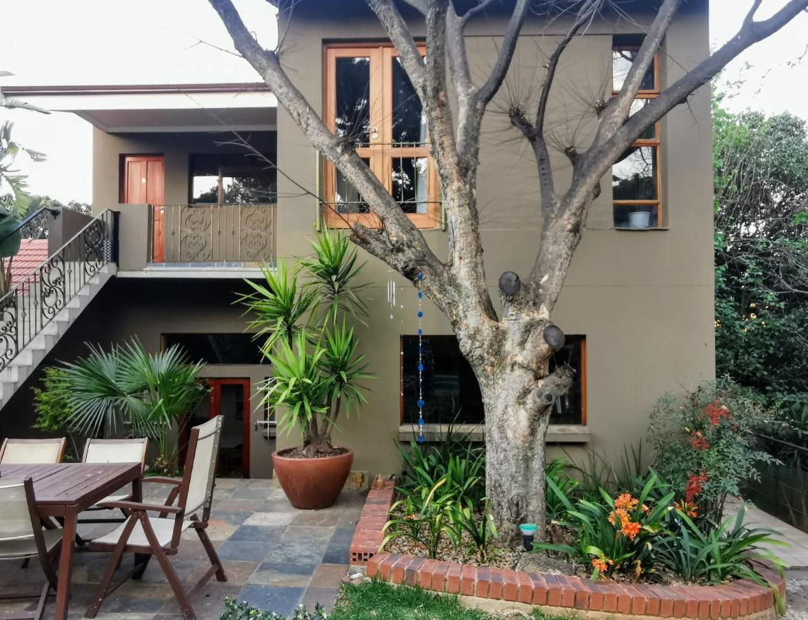 Moonflower Cottages Johannesburg Dış mekan fotoğraf